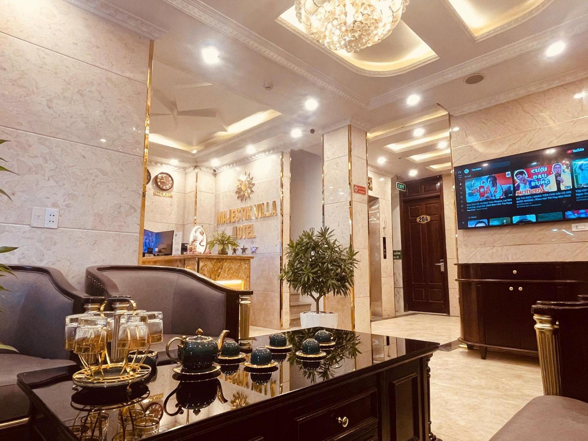 Majestik Hotel — Photos 1